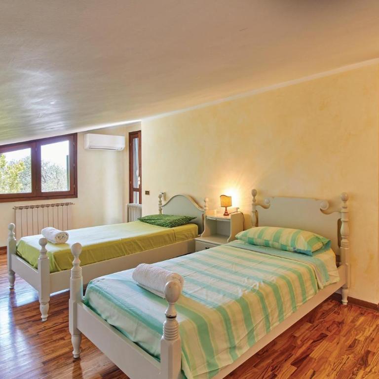 Villa Peppina - Five-Bedroom Holiday Home - 16