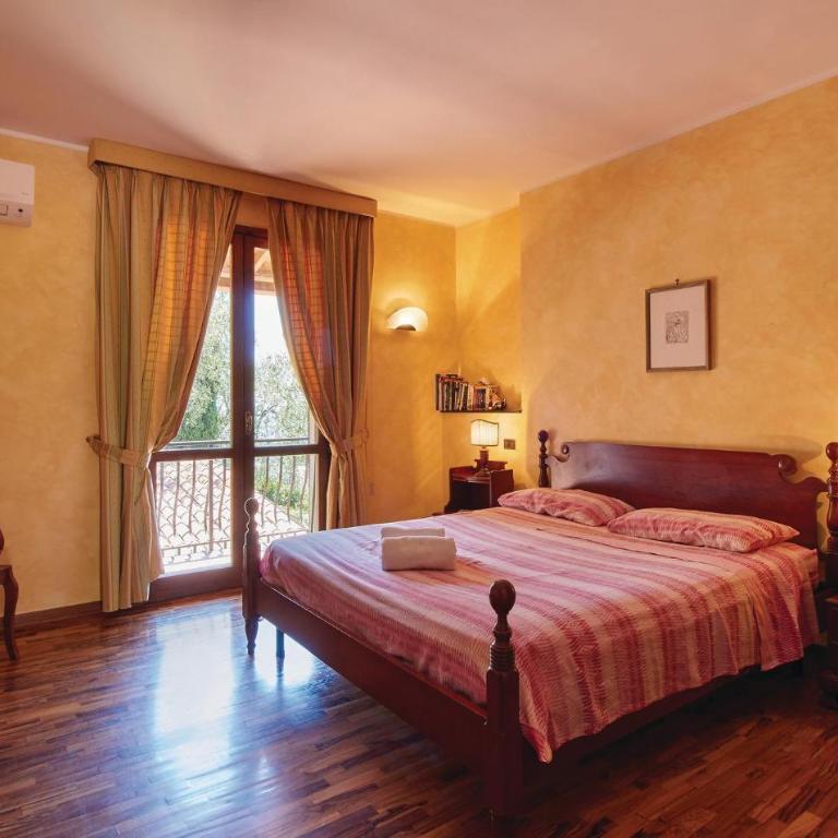 Villa Peppina - Five-Bedroom Holiday Home - 19