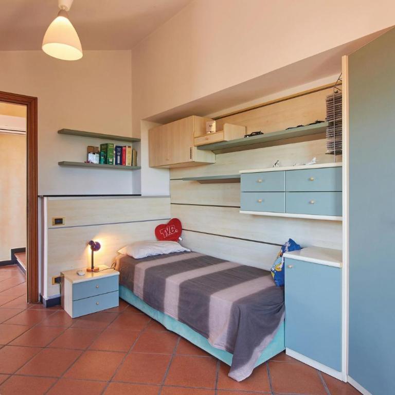 Villa Peppina - Five-Bedroom Holiday Home - 20