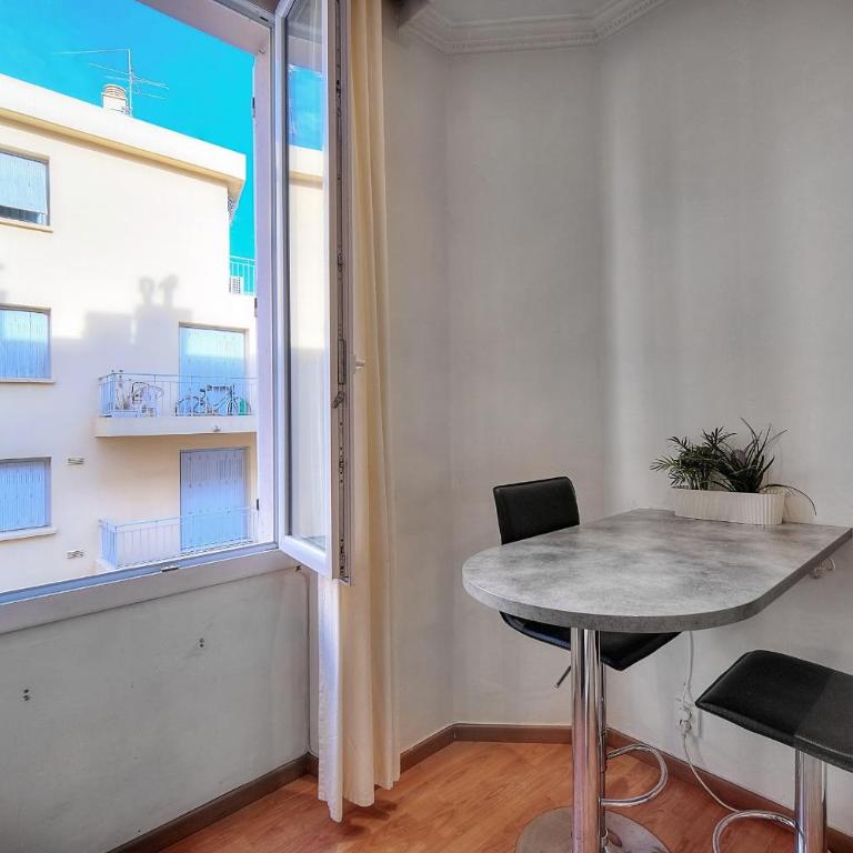 Upstays Forville Market 22m2 Studio - Studio - 7