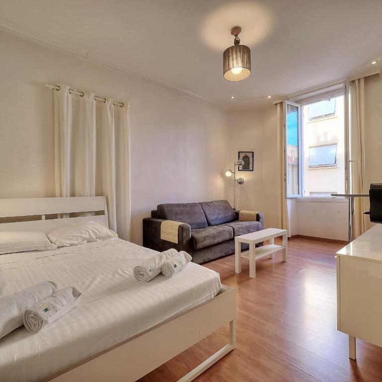 Upstays Forville Market 22m2 Studio - Studio - 11