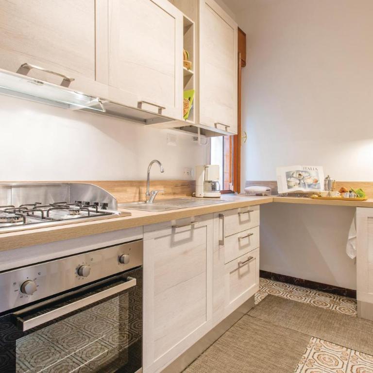 2 Bedroom Stunning Apartment In Rimini - Appartamento con 2 Camere da Letto - 11