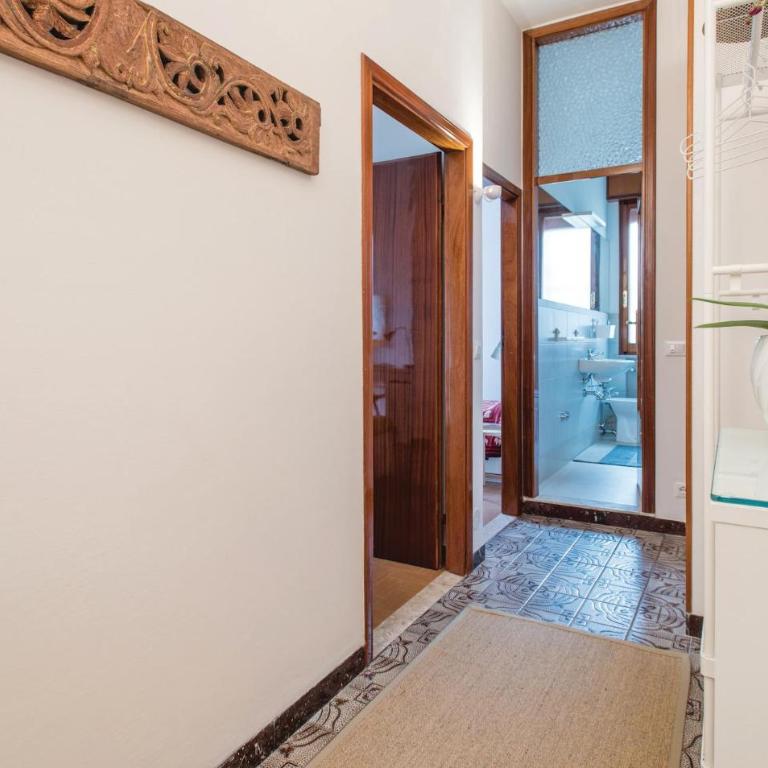 2 Bedroom Stunning Apartment In Rimini - Appartamento con 2 Camere da Letto - 12