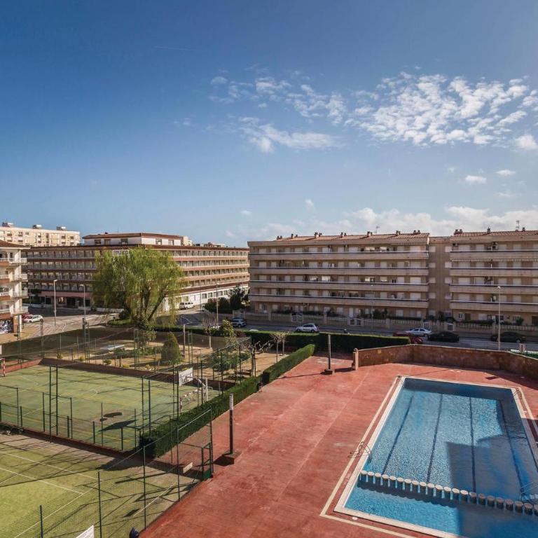 Beautiful Apartment In Blanes With Wifi - Apartamento de 1 dormitorio - 4