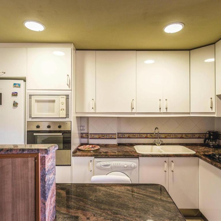 Beautiful Apartment In Blanes With Wifi - Apartamento de 1 dormitorio - 14