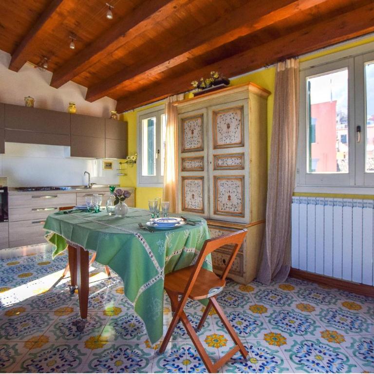 Awesome Apartment In Castellammare Dg With Wifi - Three-Bedroom Apartment - 8