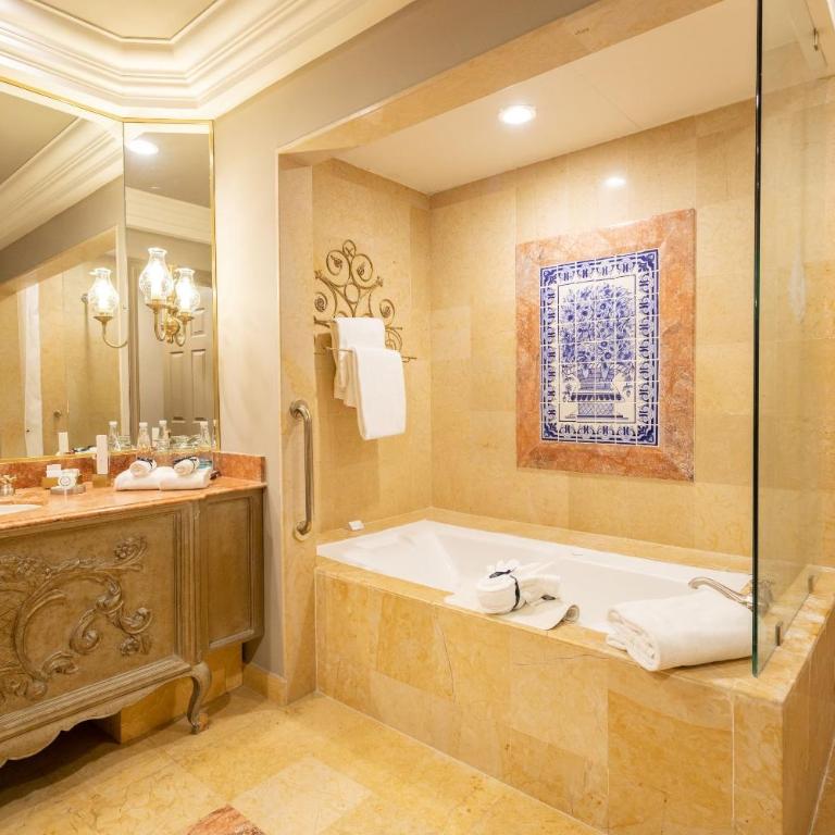 Quinta Real Monterrey - Gran Clase Two Beds - 2