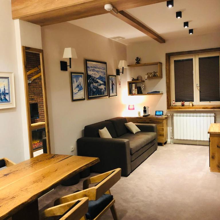 Sunside Oak - 206 - One-Bedroom Apartment - 2