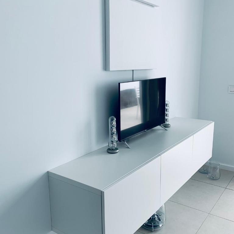 Trendy Casa Linea - Two-Bedroom House - 33