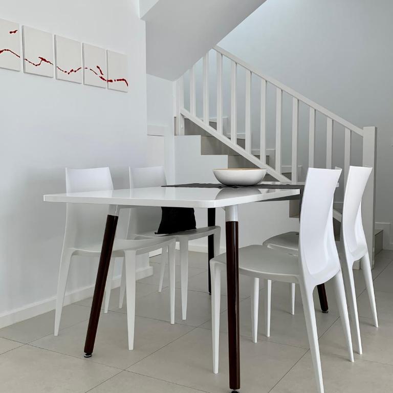 Trendy Casa Linea - Two-Bedroom House - 21