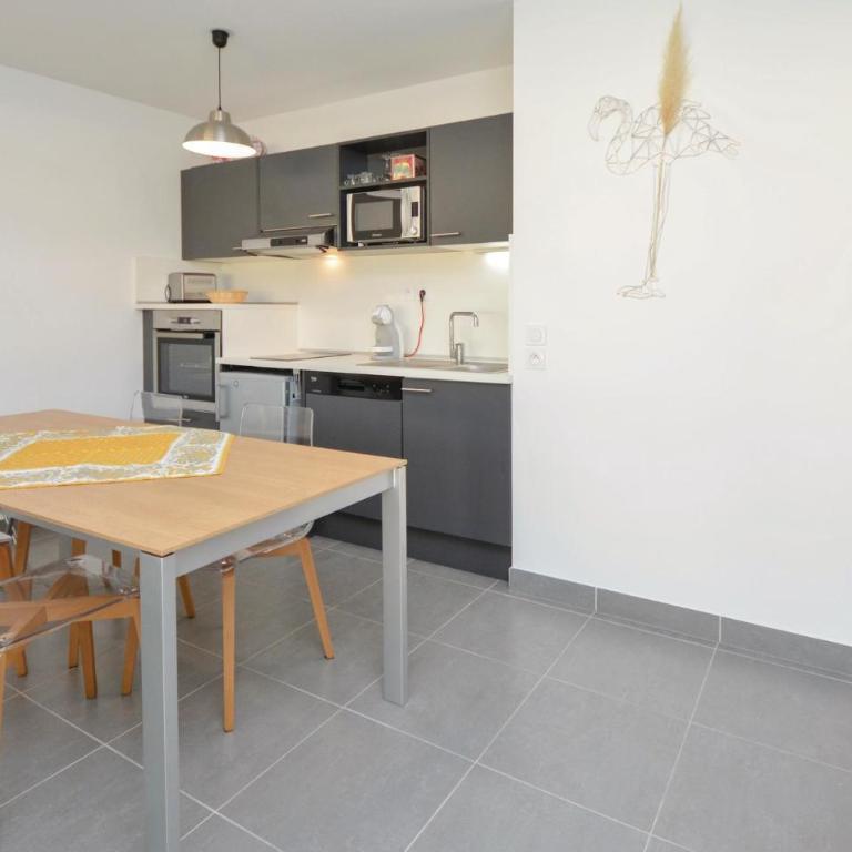 1 Bedroom Lovely Apartment In Aigues-Mortes - Apartment - 4
