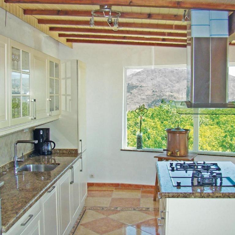 Cozy Home In Almuñécar - Casa de vacaciones de 5 dormitorios - 4
