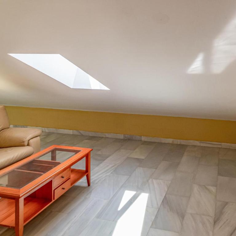 1 Bedroom Gorgeous Apartment In Málaga - Apartamento de 1 dormitorio - 2