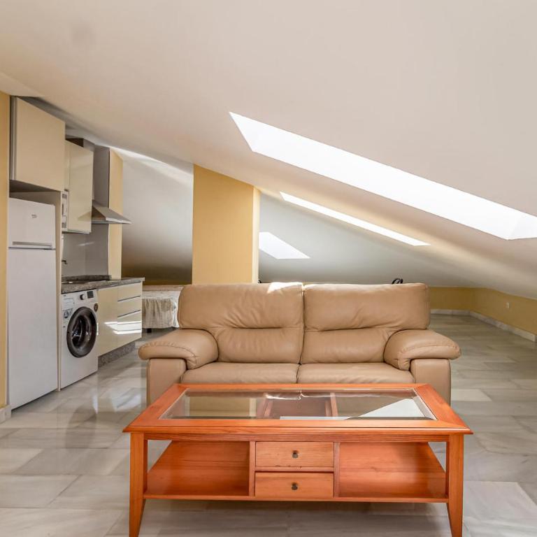 1 Bedroom Gorgeous Apartment In Málaga - Apartamento de 1 dormitorio - 1