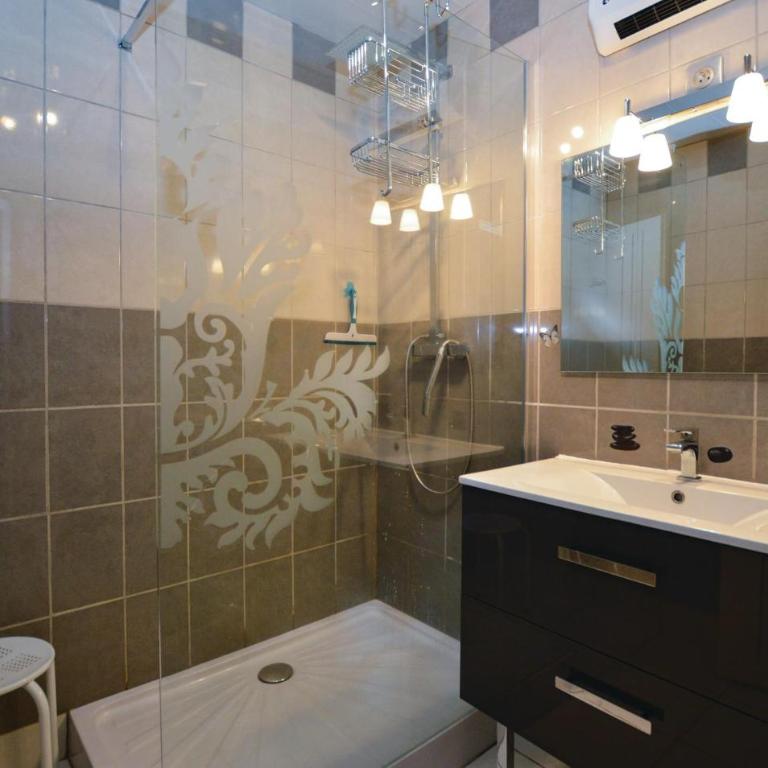 1 Bedroom Amazing Apartment In La Bourboule - Appartement 1 Chambre - 6