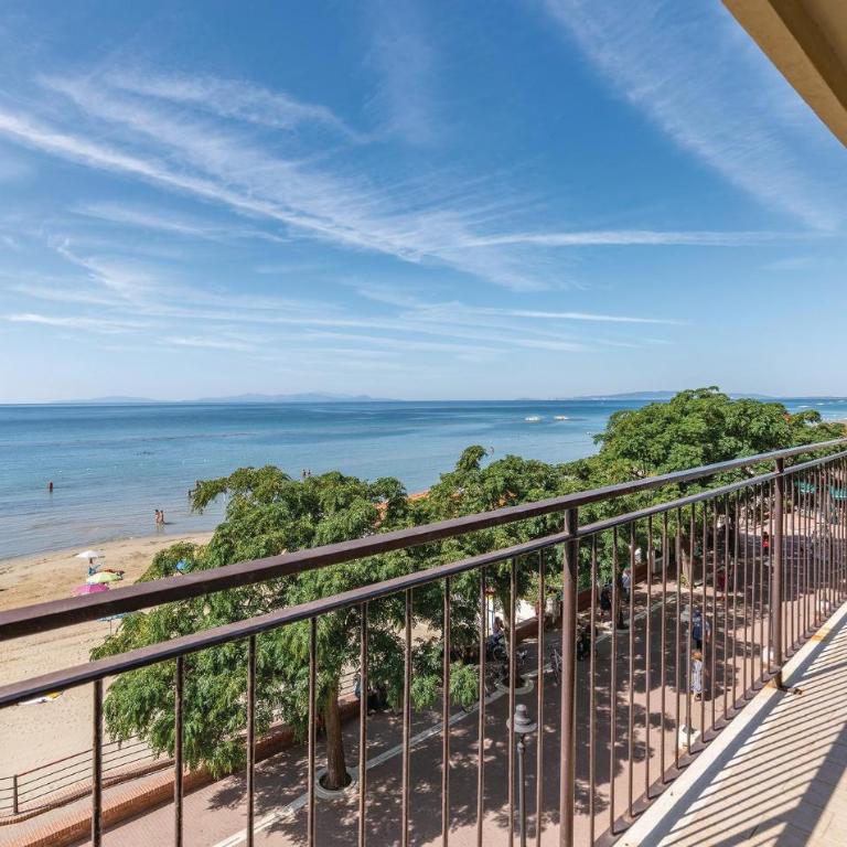 Beautiful Apartment In Follonica Gr - Appartamento con 3 Camere da Letto - 1