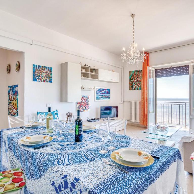Beautiful Apartment In Follonica Gr - Appartamento con 3 Camere da Letto - 3