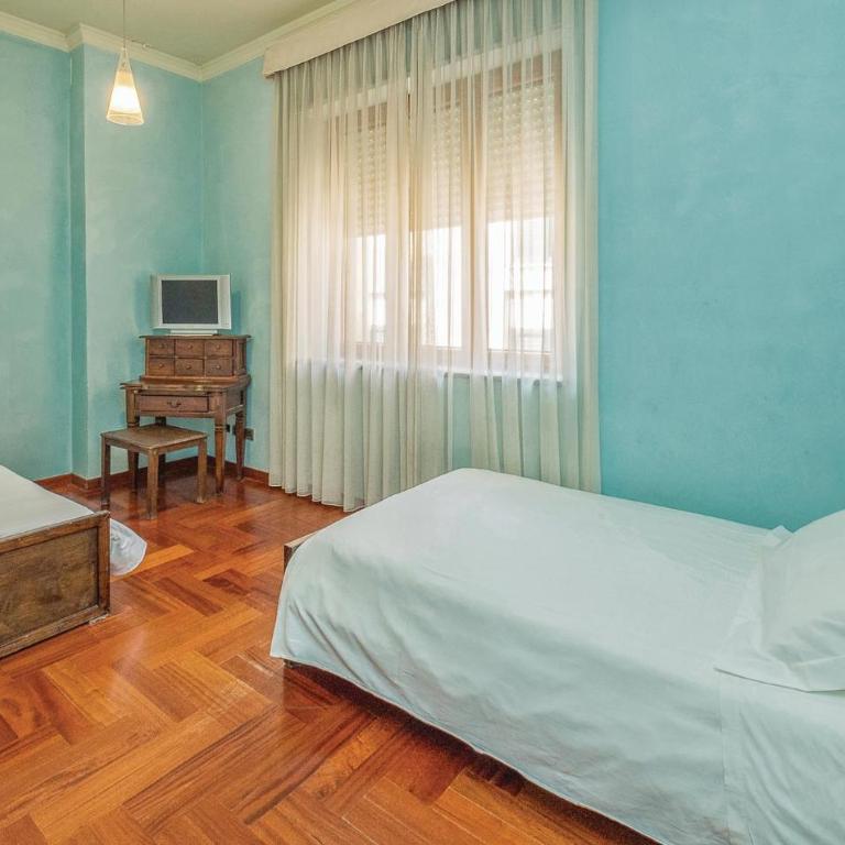 Nice Apartment In Lecce Le With Wifi - Two-Bedroom Apartment - 9