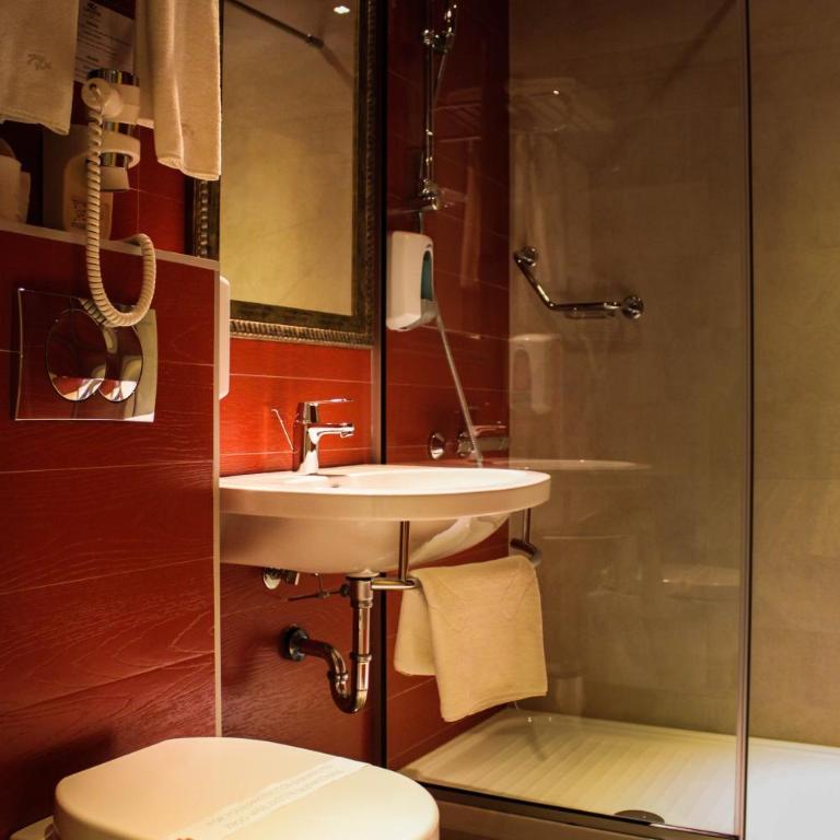 Hotel Lavina - Triple Room - 1