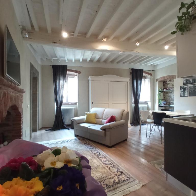 Appartamento Io e Te Cortona centro storico - seconda doccia su romantica corte - Appartamento con 2 Camere da Letto - 1
