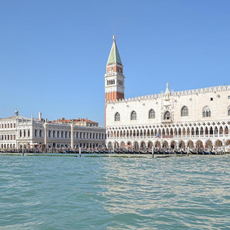 Gorgeous Apartment In Venezia With Wifi - Two-Bedroom Apartment - 1