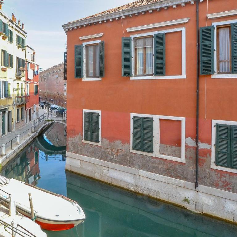 Gorgeous Apartment In Venezia With Wifi - Two-Bedroom Apartment - 10