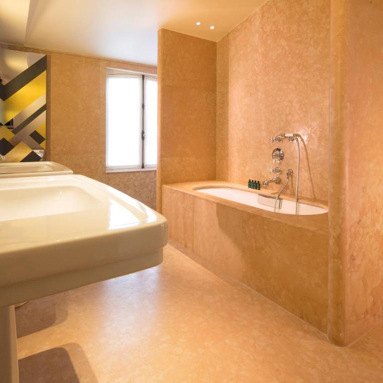 Hôtel Saint-Marc - Suite - Accès à Piscine et Hammam sur Réservation - 5