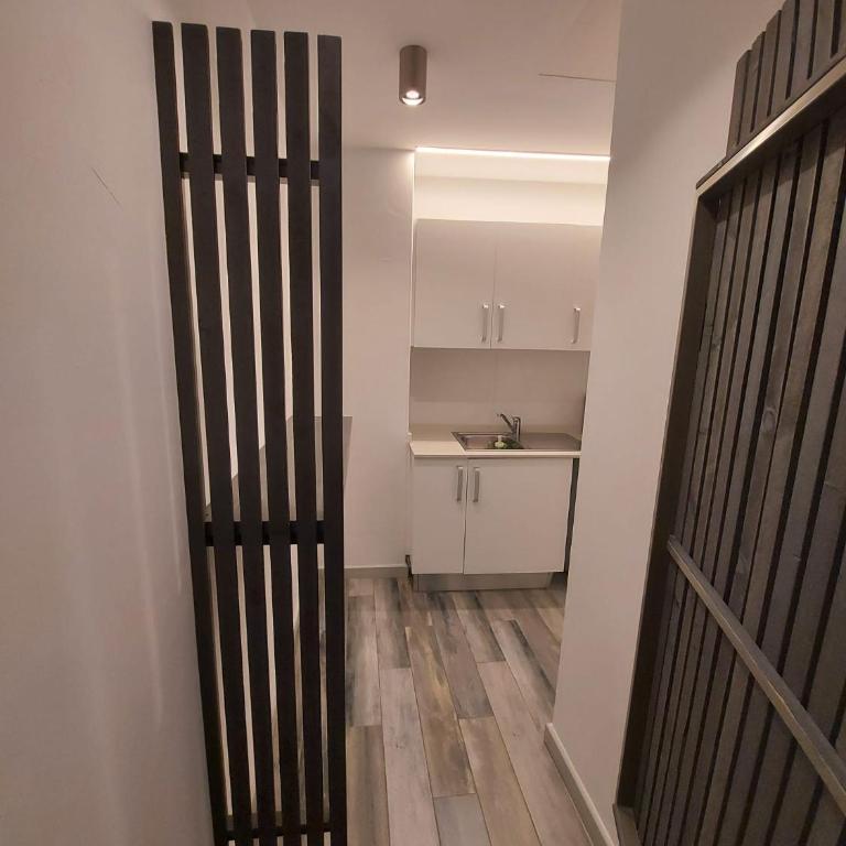 Reina Victoria Prado Sastre - Deluxe Suite with Spa Bath - 9