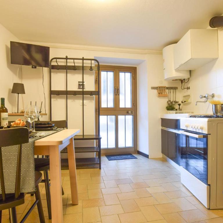 1 Bedroom Lovely Apartment In Moneglia - One-Bedroom Apartment - 9