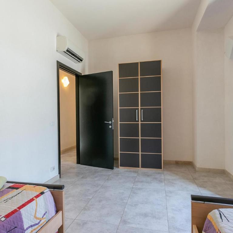 Pet Friendly Home In Ragusa - Casa Vacanza con 6 Camere da Letto - 31