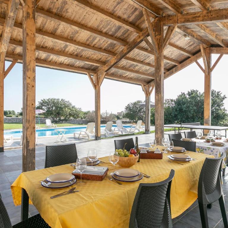 Pet Friendly Home In Ragusa - Casa Vacanza con 6 Camere da Letto - 9