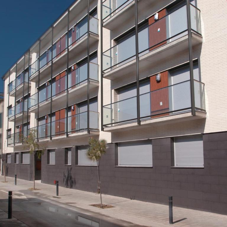 PLATJA 32 1º 1ª. - Three-Bedroom Apartment - 3