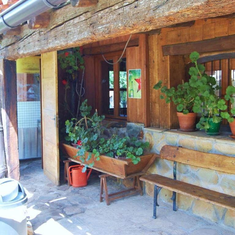 Camping Aín Jaca - Two-Bedroom Bungalow - 17