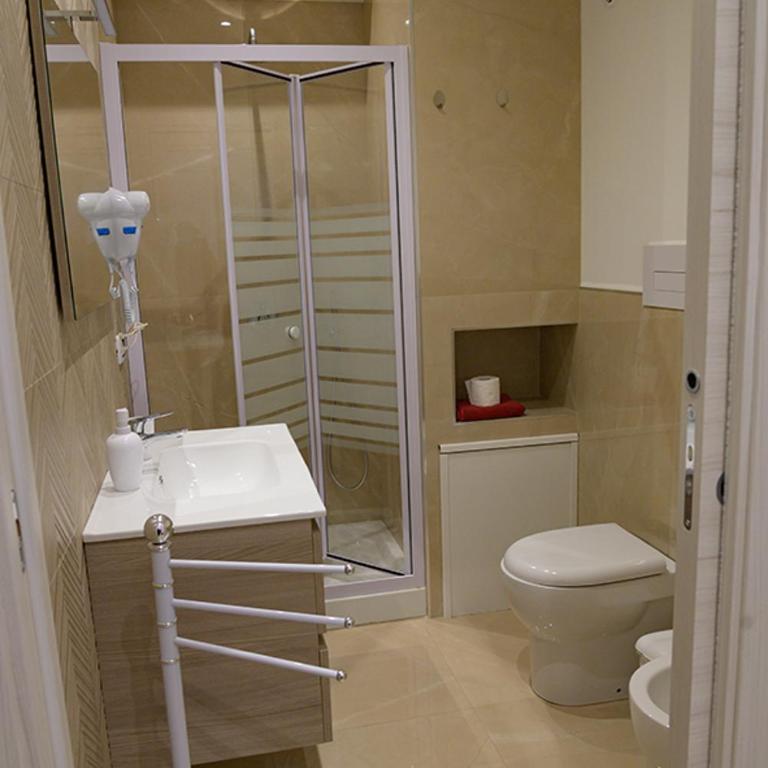 Corallo Rosso B&B - Habitación Triple Confort con ducha - 6