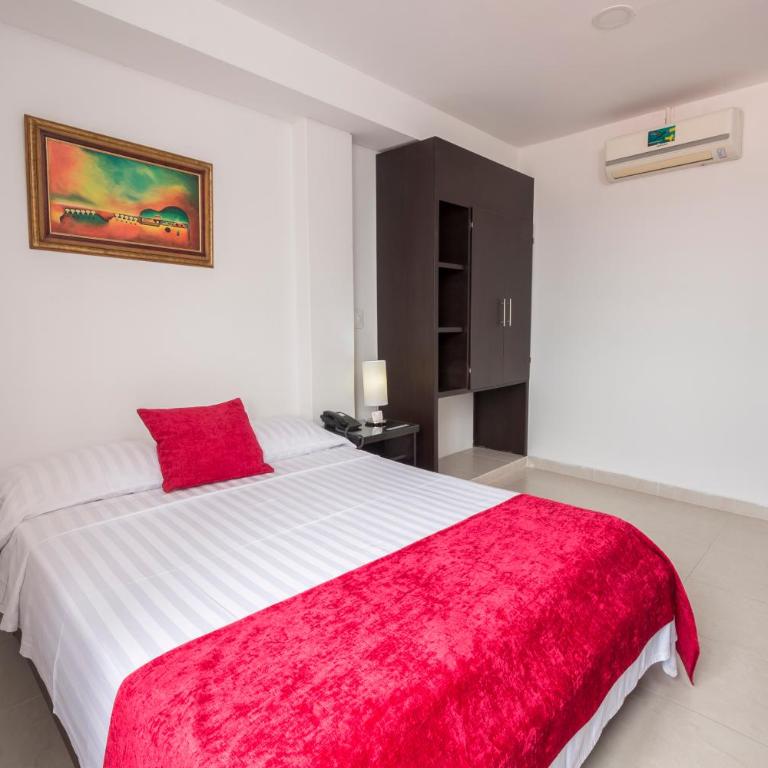 Casablanca Hotel, RestoBar, Catering, Eventos & Turismo en Garzón - Habitación Superior - 1 cama grande - 2