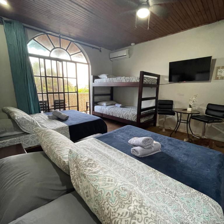 Sarah's Place San Andres - Habitación Familiar con balcón - 3