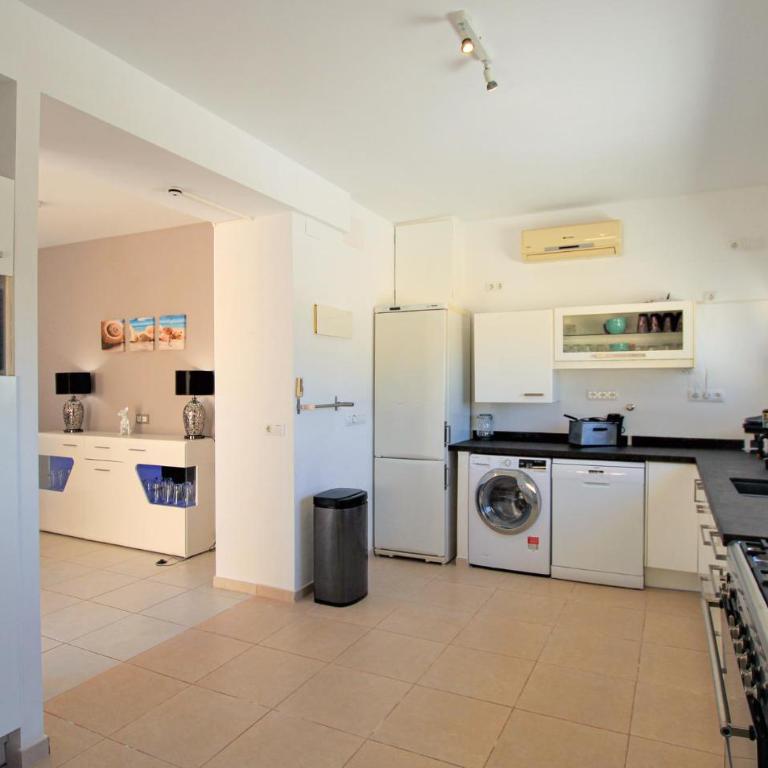 Gorgeous Home In El Campello - Casa de vacaciones de 5 dormitorios - 17