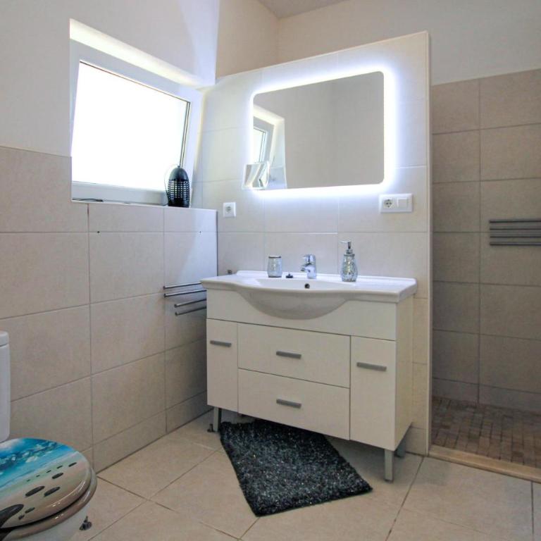 Gorgeous Home In El Campello - Casa de vacaciones de 5 dormitorios - 27