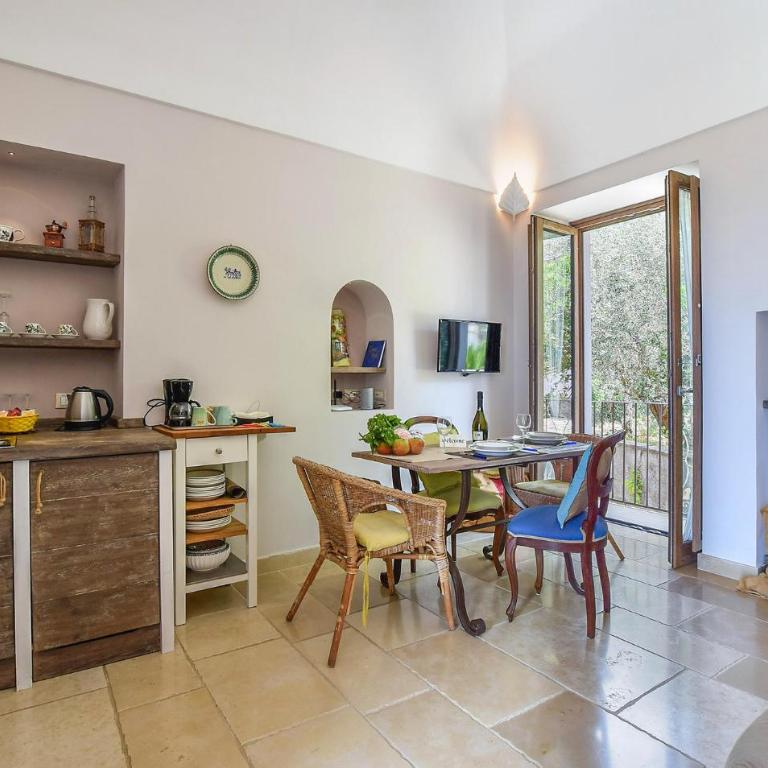 Cozy Apartment In Massa Lubrense - Appartamento con 1 Camera da Letto - 13