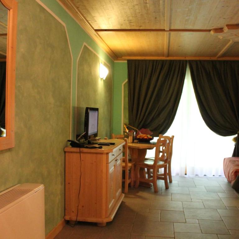 Boscone Suite Hotel - Monolocale con Terrazza - 2