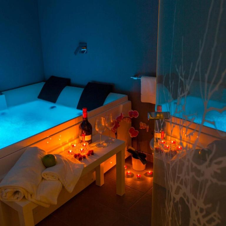 ETNEA 208 LUXURY JACUZZI SUITE Catania - Superior King Room - 7