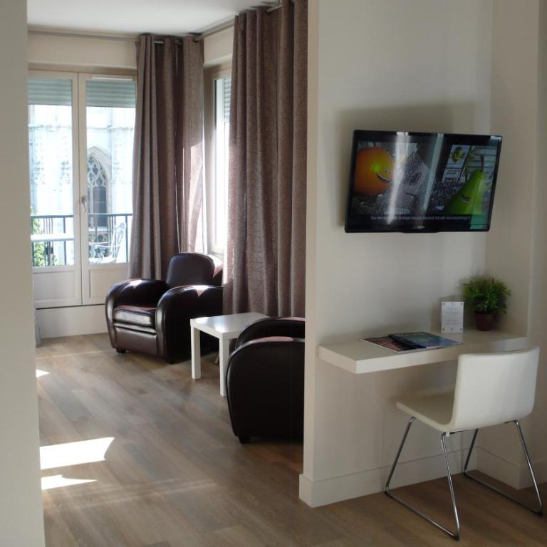 Hôtel Cardinal - Suite Lit Queen-Size - 1