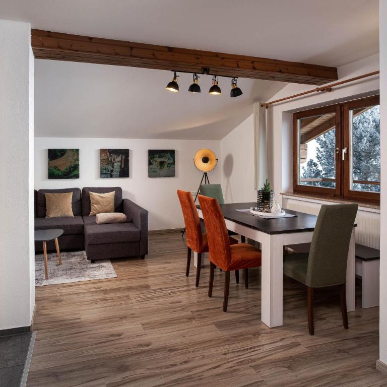 Alpine View Apartments - Apartment with Balcony - 5