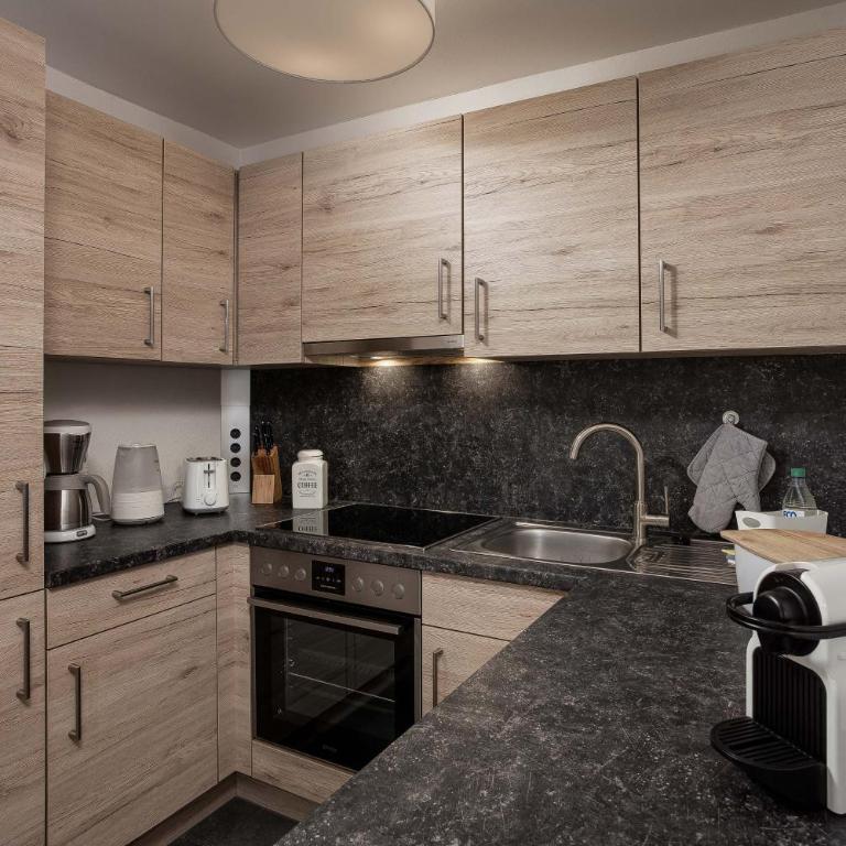 Alpine View Apartments - Apartment with Balcony - 26