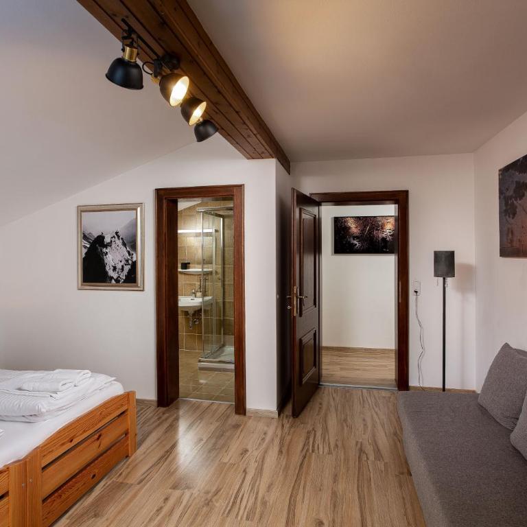 Alpine View Apartments - Apartment with Balcony - 27