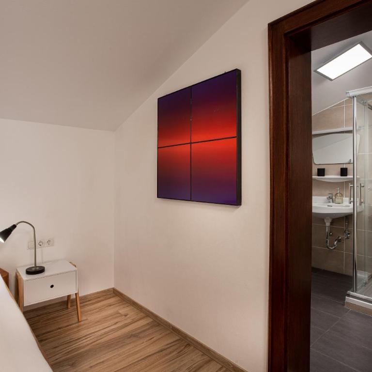 Alpine View Apartments - Apartment with Balcony - 28