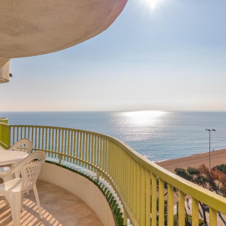 Hauzify I Apartaments SuperBeach - Apartamento de 3 dormitorios - 1