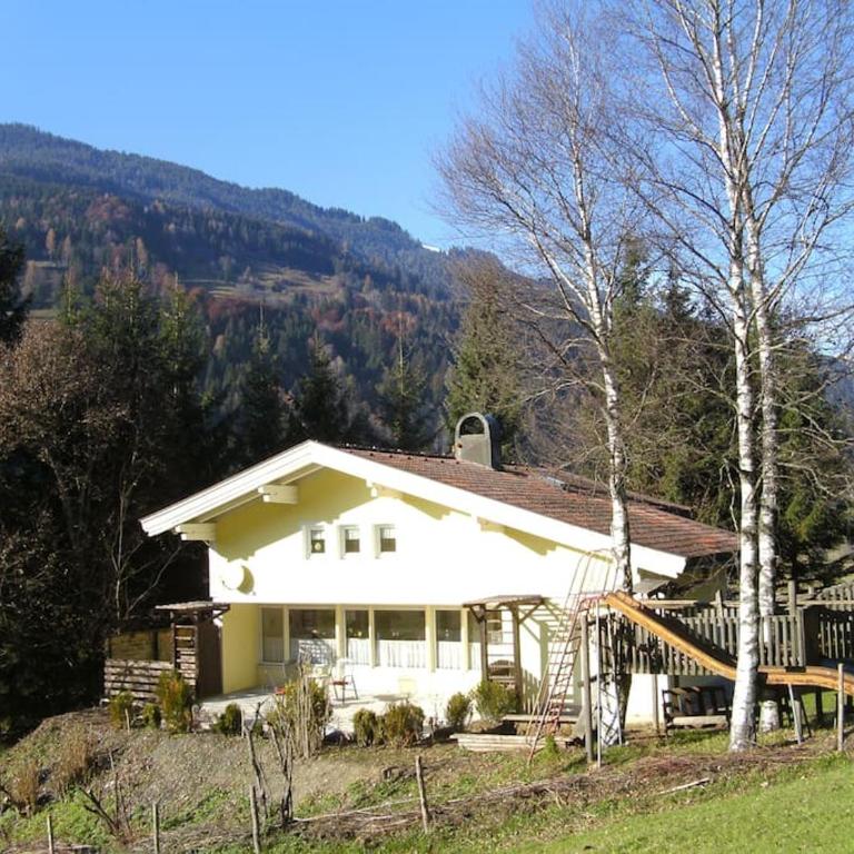 Großes Ferienhaus in ruhiger Lage - WLAN b. 9 Per. - Haus mit 4 Schlafzimmern - 1