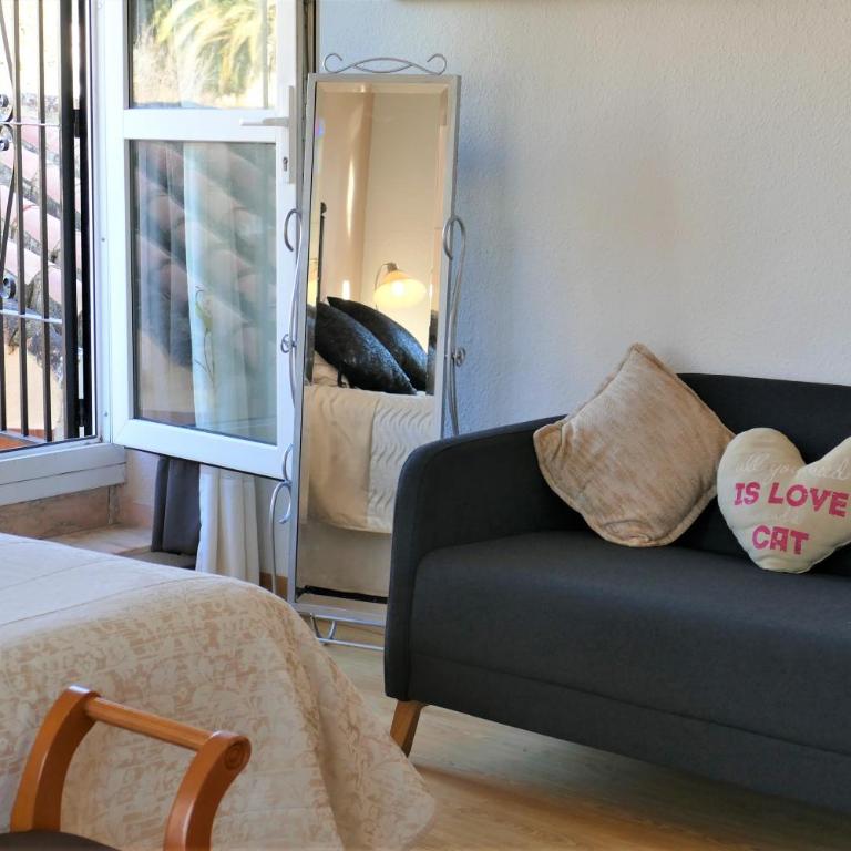Casa de los Limones by Michael FAMILY VILLA NEAR PUERTO MARINA - Five-Bedroom House - 73