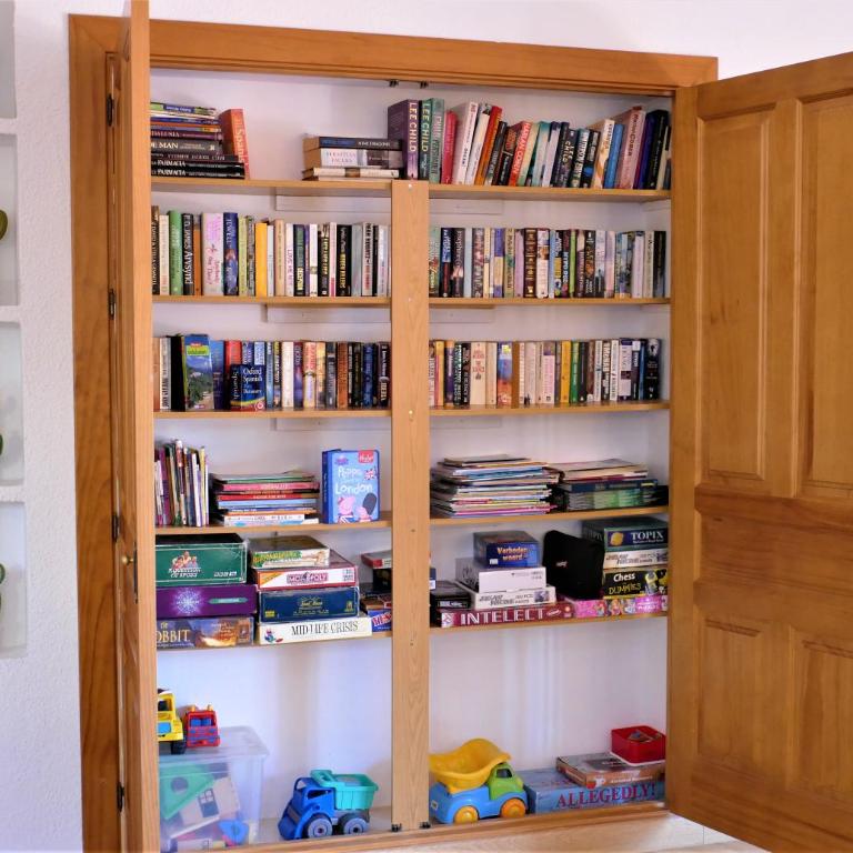 Casa de los Limones by Michael FAMILY VILLA NEAR PUERTO MARINA - Five-Bedroom House - 65